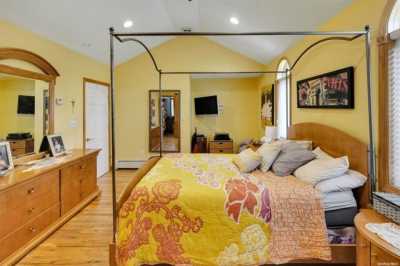 Home For Sale in Lynbrook, New York