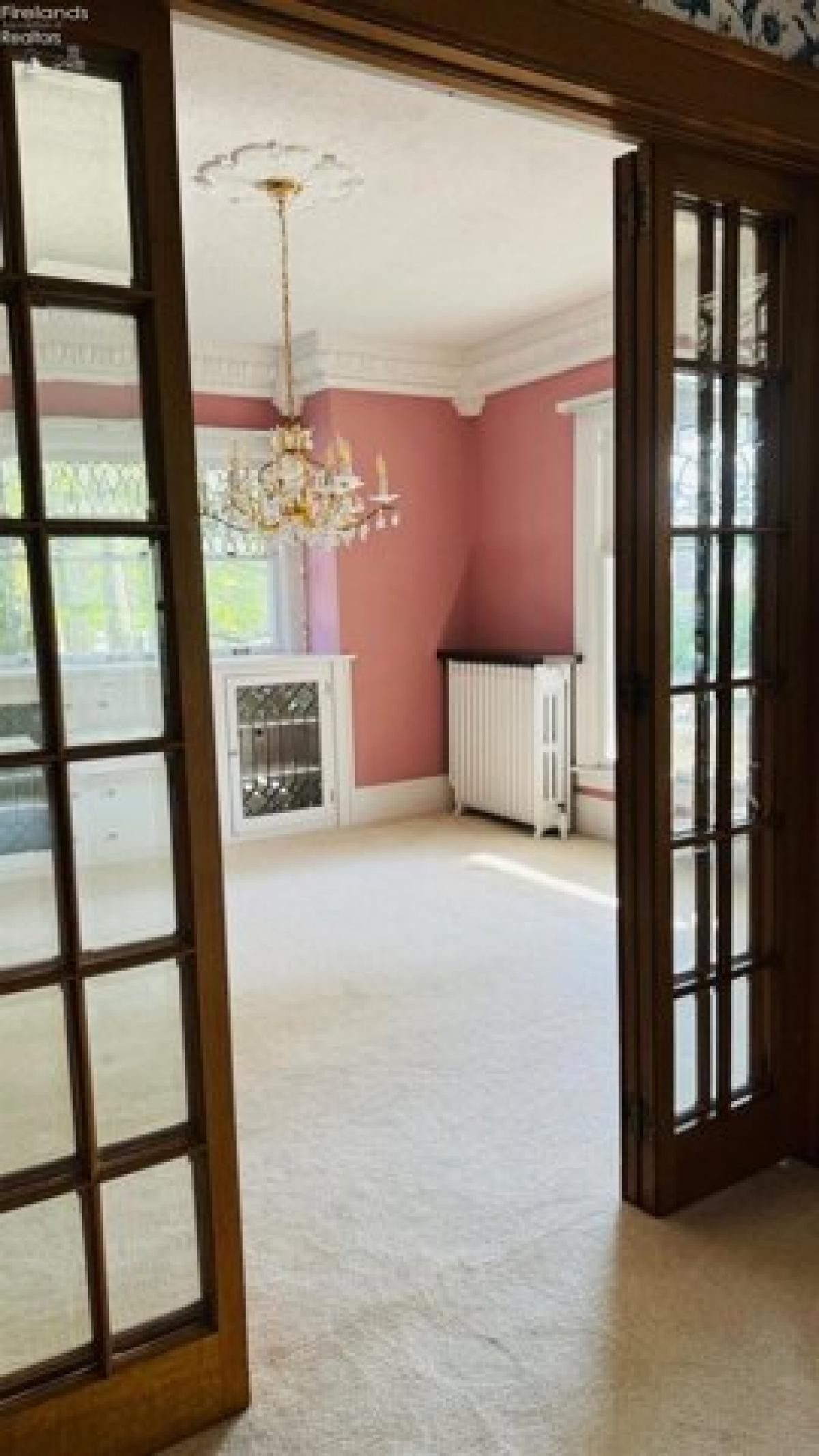 Picture of Home For Sale in Bellevue, Ohio, United States