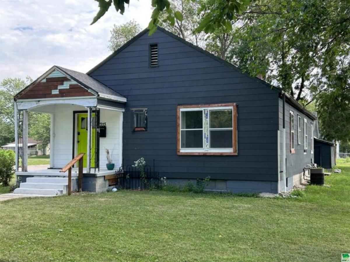 Picture of Home For Sale in Onawa, Iowa, United States