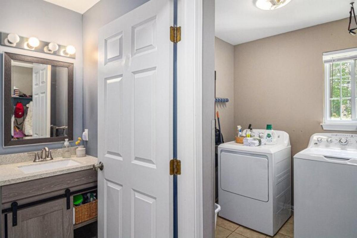 Picture of Home For Sale in Dexter, Michigan, United States