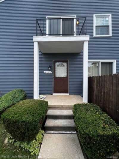 Home For Sale in Novi, Michigan