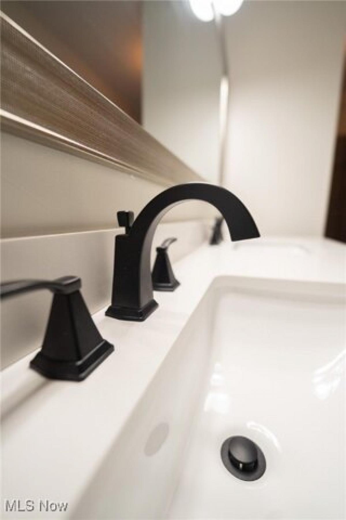 Picture of Home For Sale in Solon, Ohio, United States