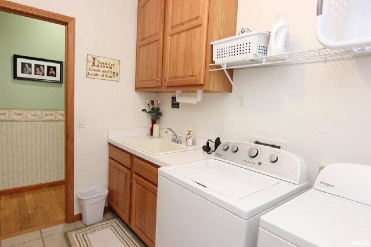 Picture of Home For Sale in Washington, Illinois, United States