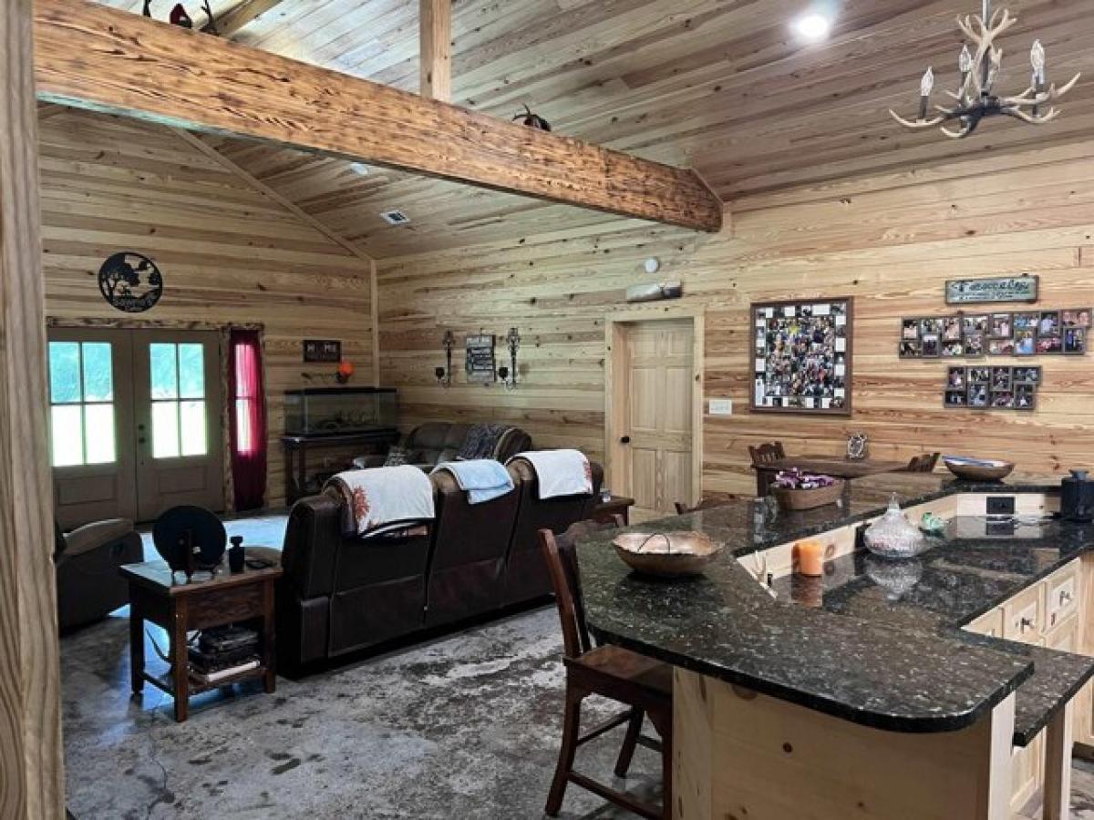 Picture of Home For Sale in Higden, Arkansas, United States