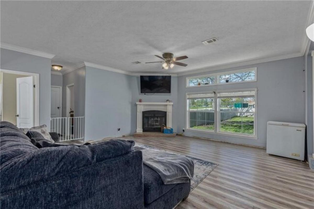 Picture of Home For Sale in Edgewood, Illinois, United States