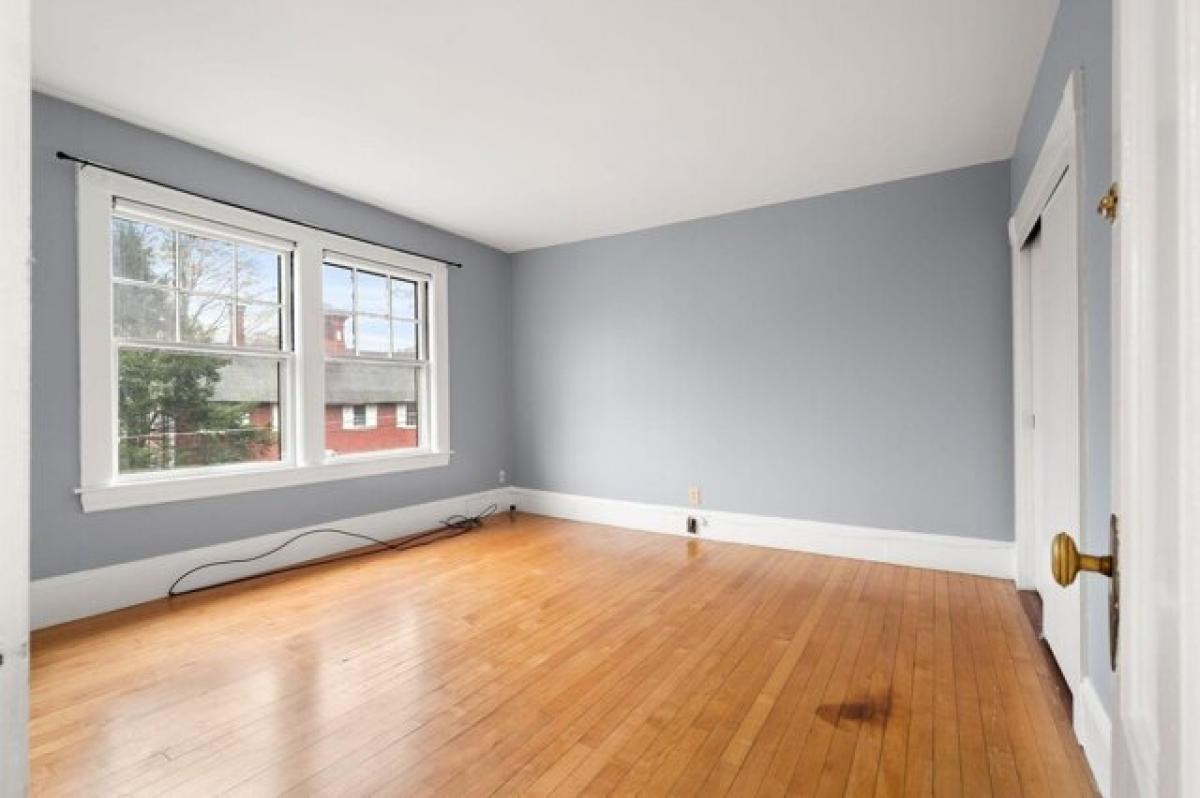 Picture of Home For Sale in Nashua, New Hampshire, United States