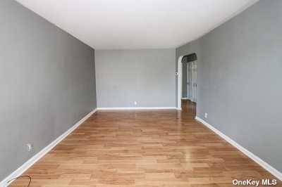 Home For Sale in Floral Park, New York