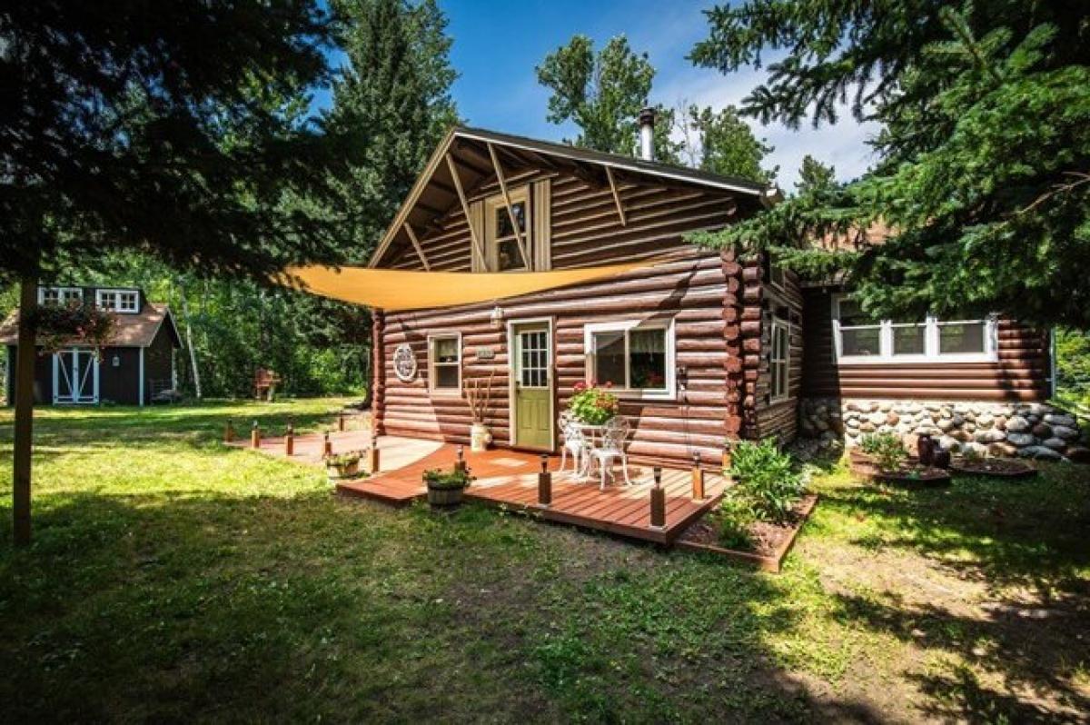 Picture of Home For Sale in Roberts, Montana, United States