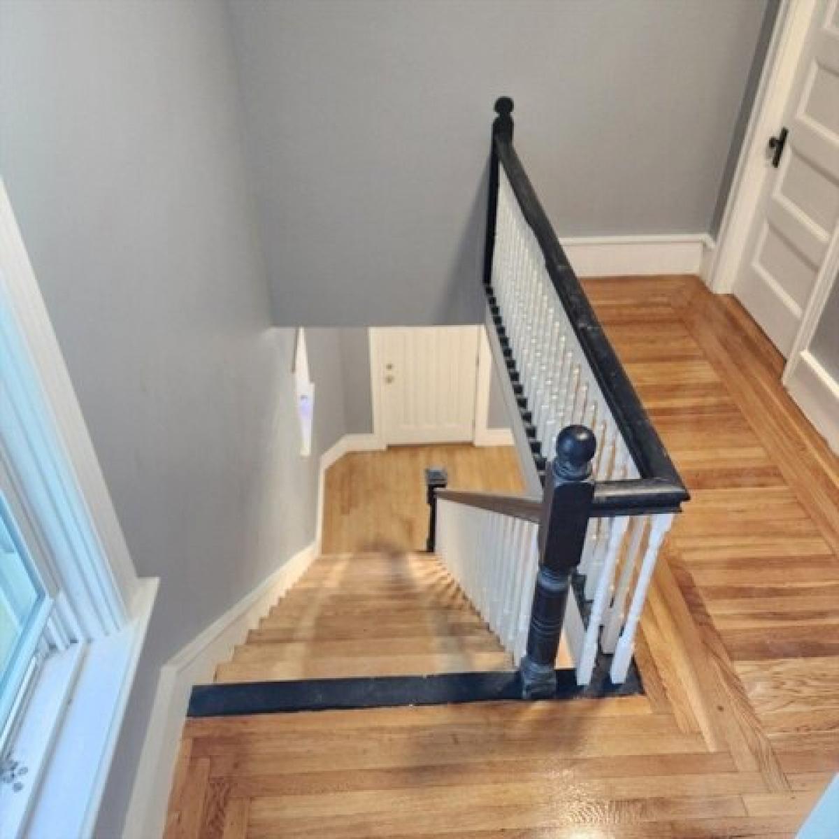 Picture of Home For Sale in Attleboro, Massachusetts, United States