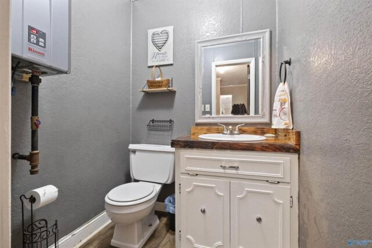 Picture of Home For Sale in Collinsville, Alabama, United States