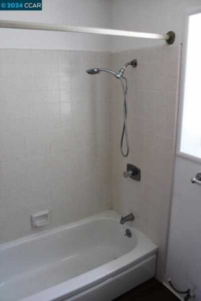 Home For Rent in Crockett, California