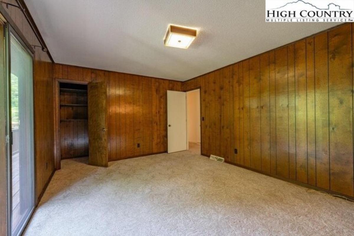 Picture of Home For Sale in Spruce Pine, North Carolina, United States