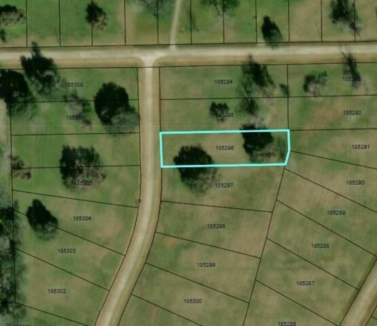 Picture of Residential Land For Sale in Angleton, Texas, United States