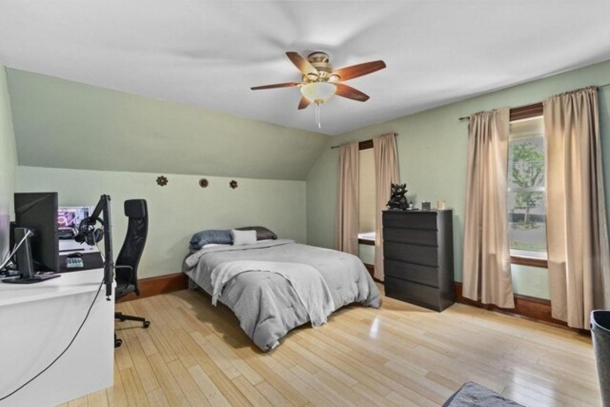 Picture of Home For Sale in Rockland, Massachusetts, United States