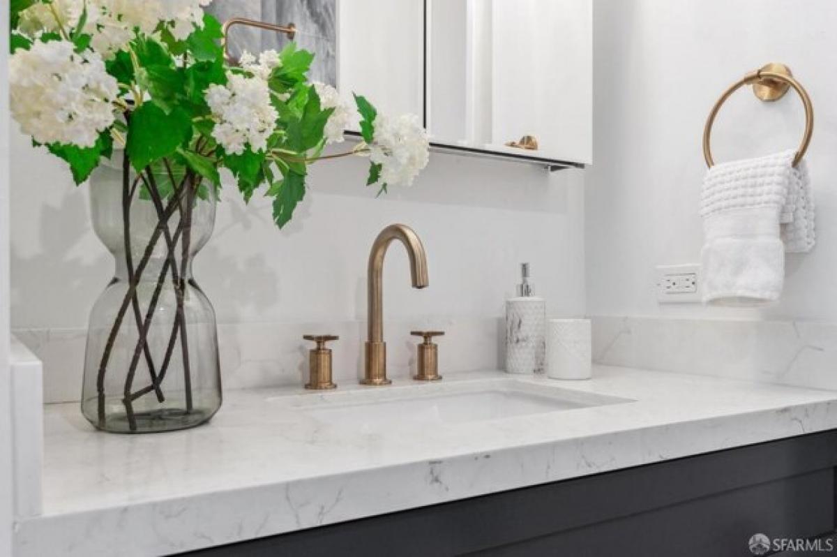 Picture of Home For Sale in Orinda, California, United States