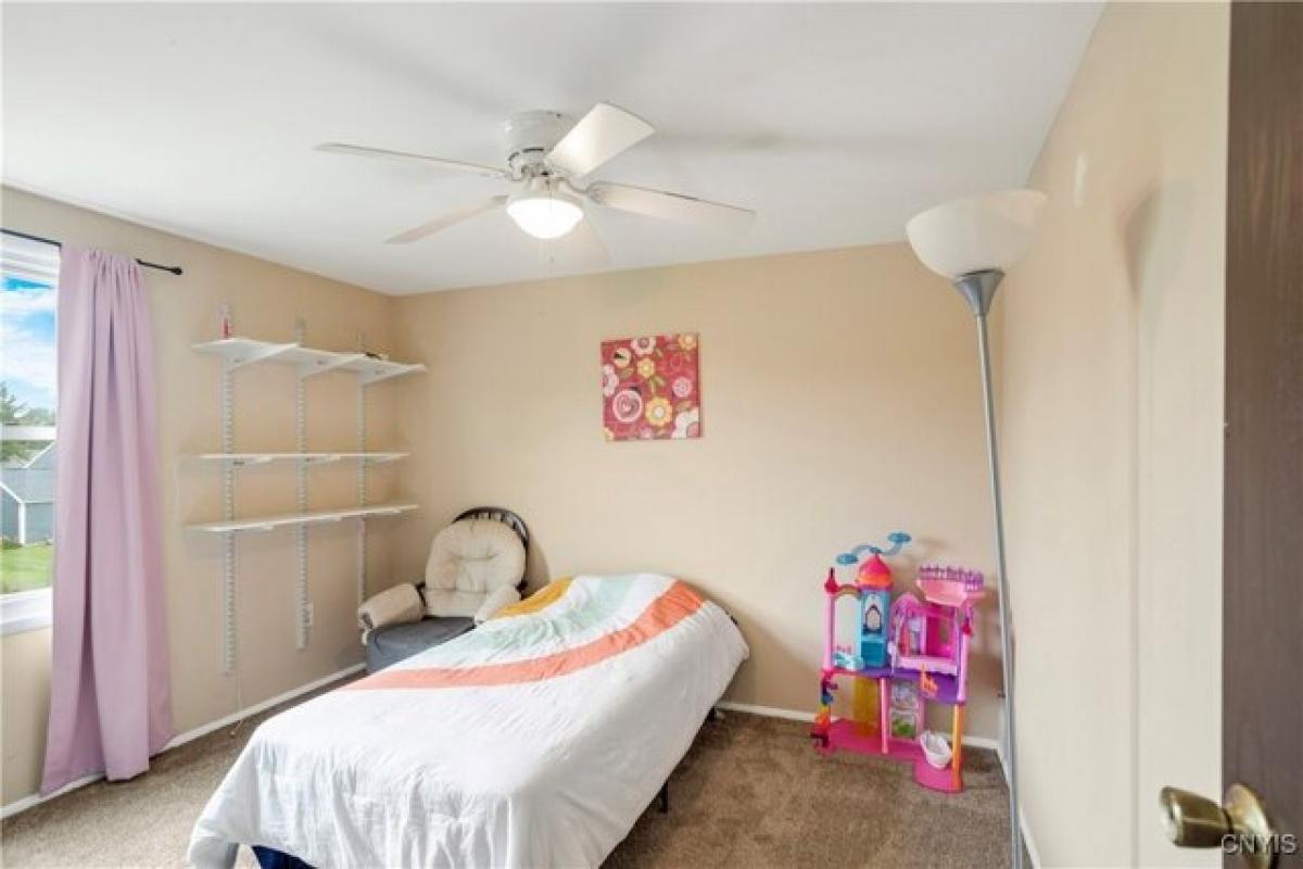 Picture of Home For Sale in Cicero, New York, United States