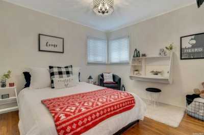 Home For Sale in Deer Park, New York