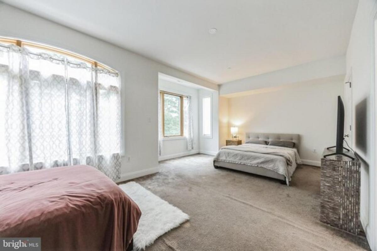 Picture of Home For Sale in West Conshohocken, Pennsylvania, United States