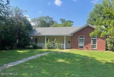Home For Sale in Greenwood, Mississippi