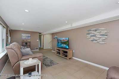 Home For Rent in Oakhurst, New Jersey