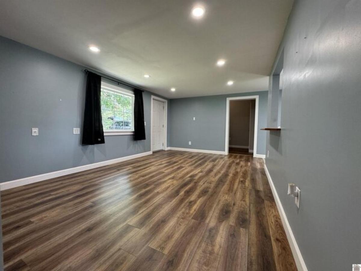 Picture of Home For Sale in Princeton, Kentucky, United States