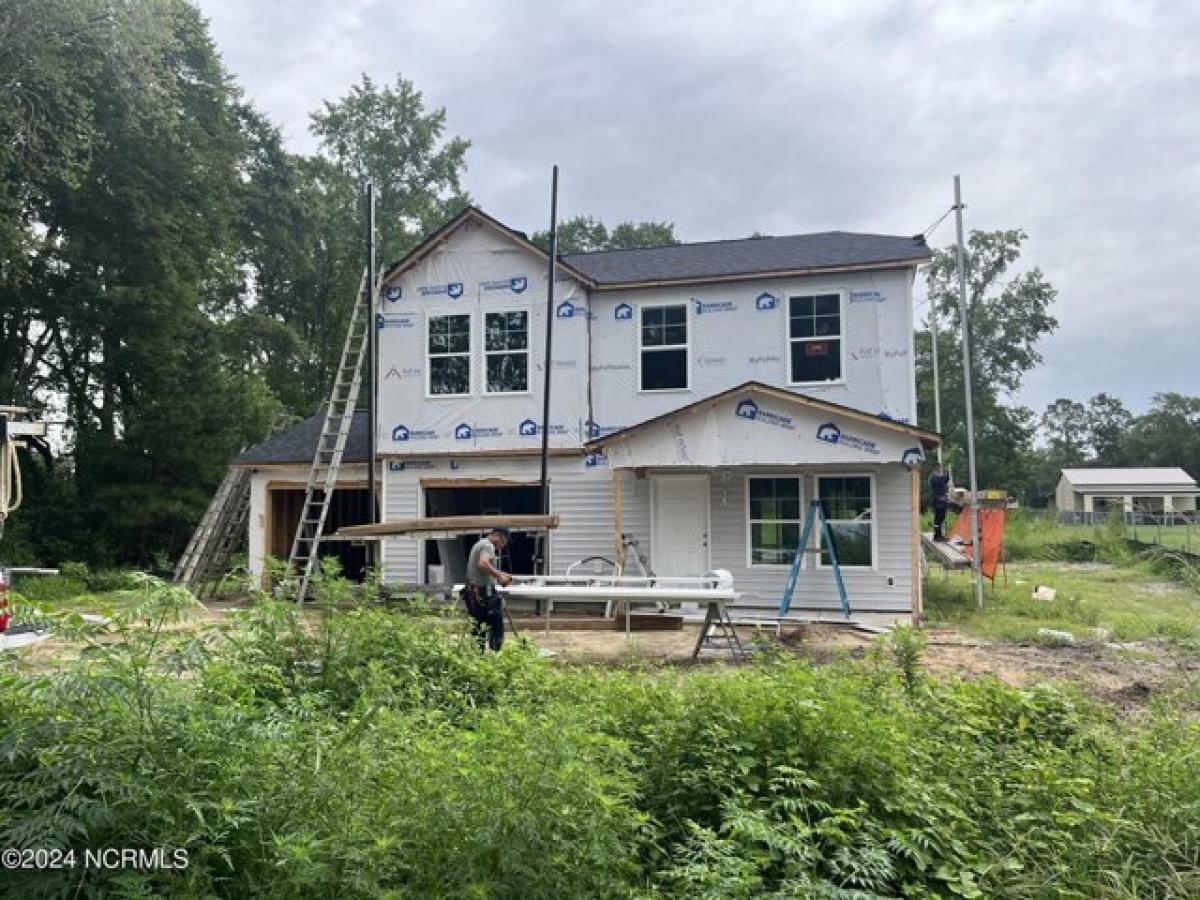 Picture of Home For Sale in La Grange, North Carolina, United States