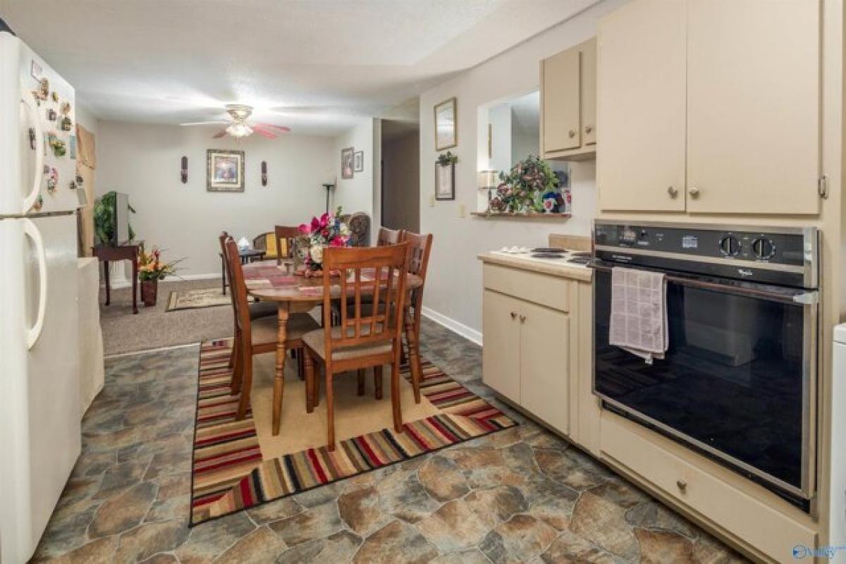 Picture of Home For Sale in Hillsboro, Alabama, United States