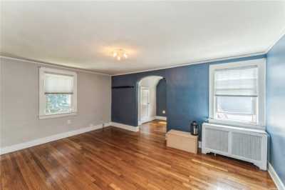 Home For Sale in Floral Park, New York