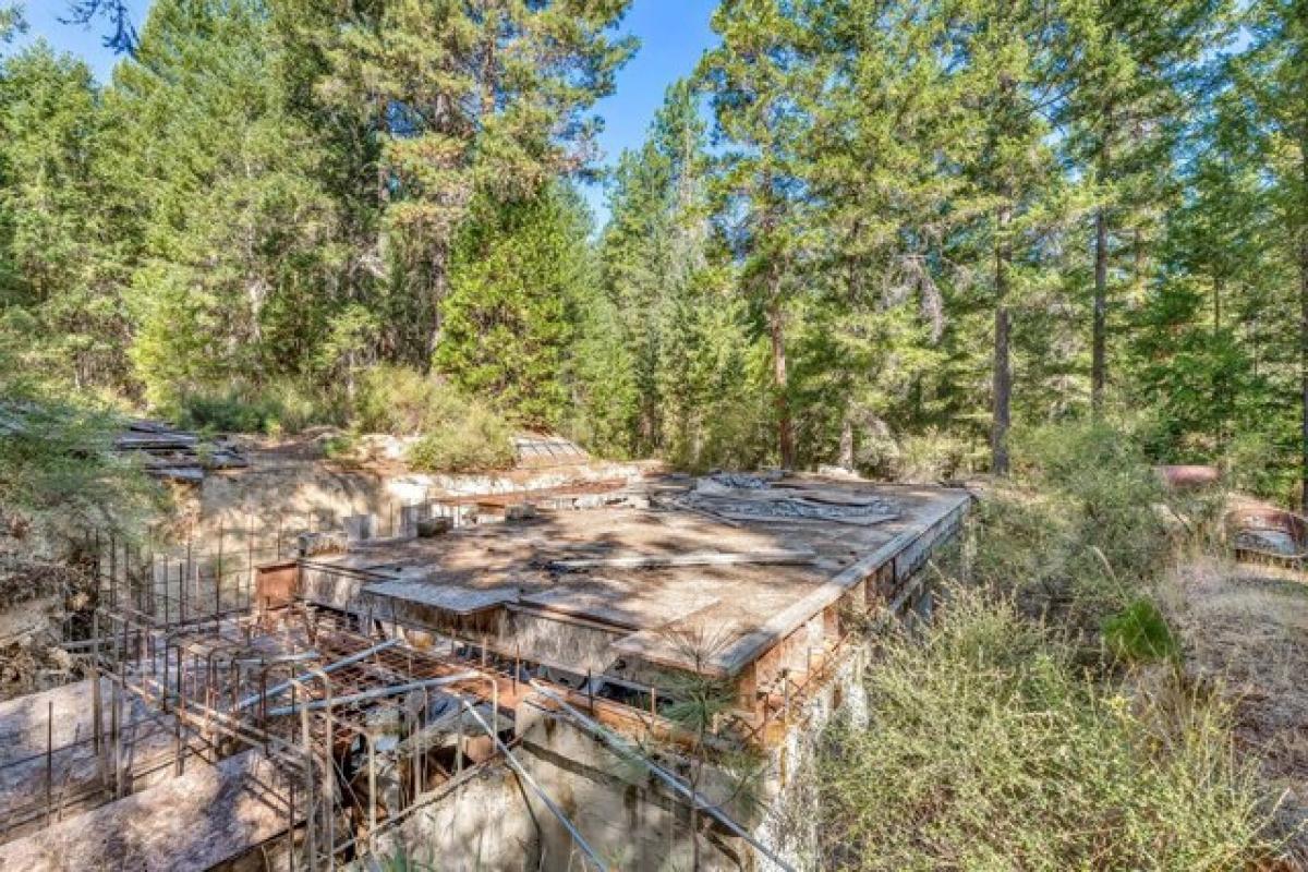 Picture of Residential Land For Sale in Rogue River, Oregon, United States