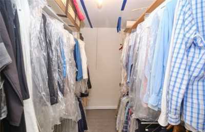 Home For Sale in Roslyn, New York