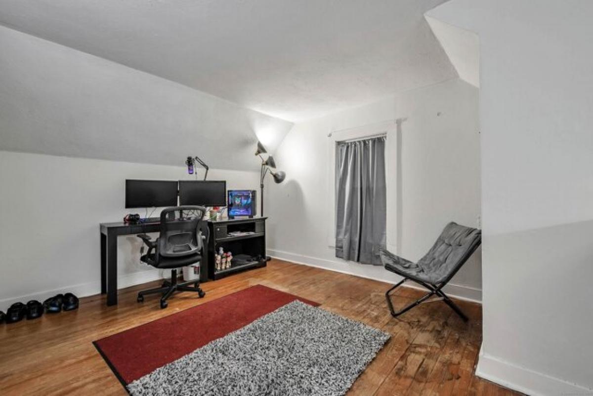 Picture of Home For Sale in Watertown, Connecticut, United States