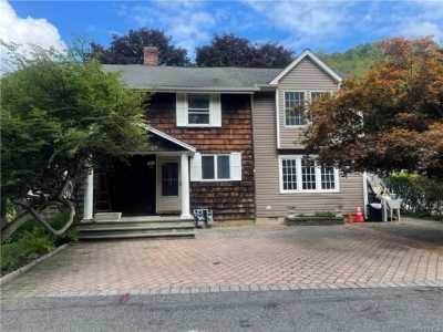 Home For Sale in Tuxedo Park, New York