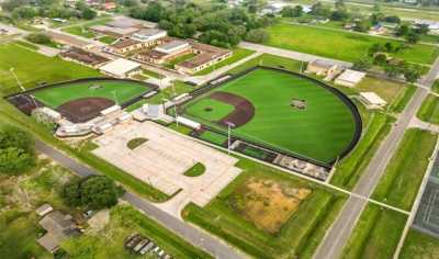 Home For Sale in Anahuac, Texas