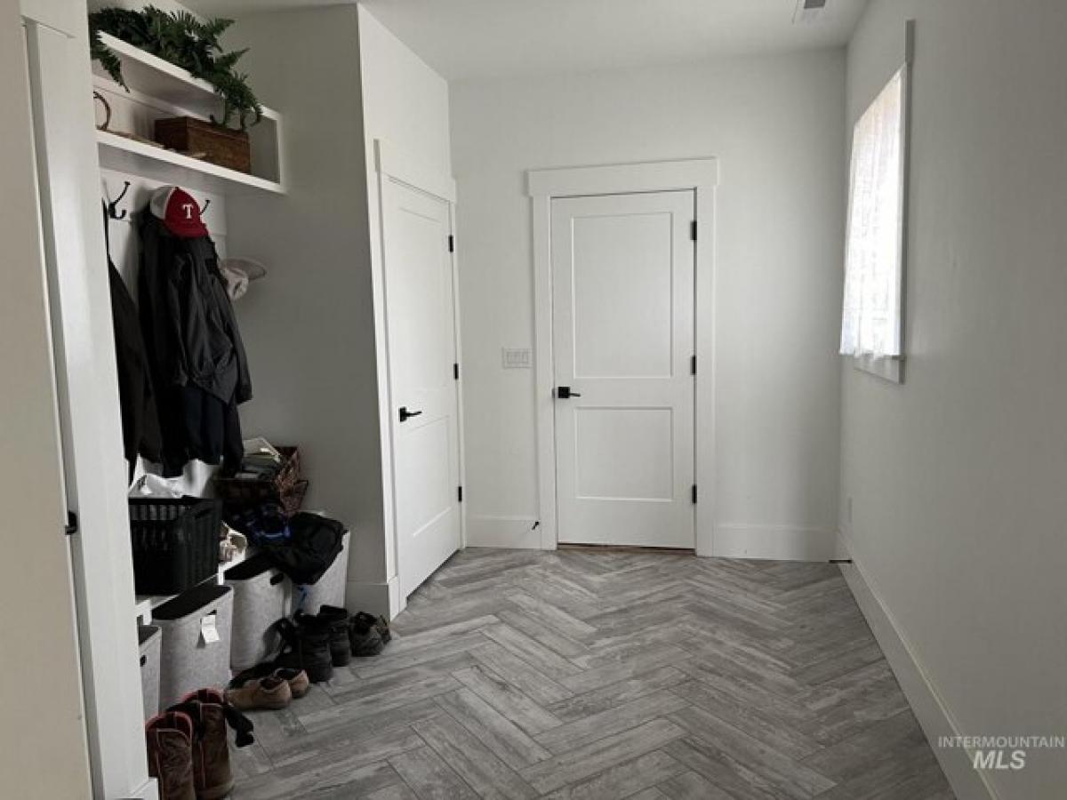 Picture of Home For Sale in Wilder, Idaho, United States