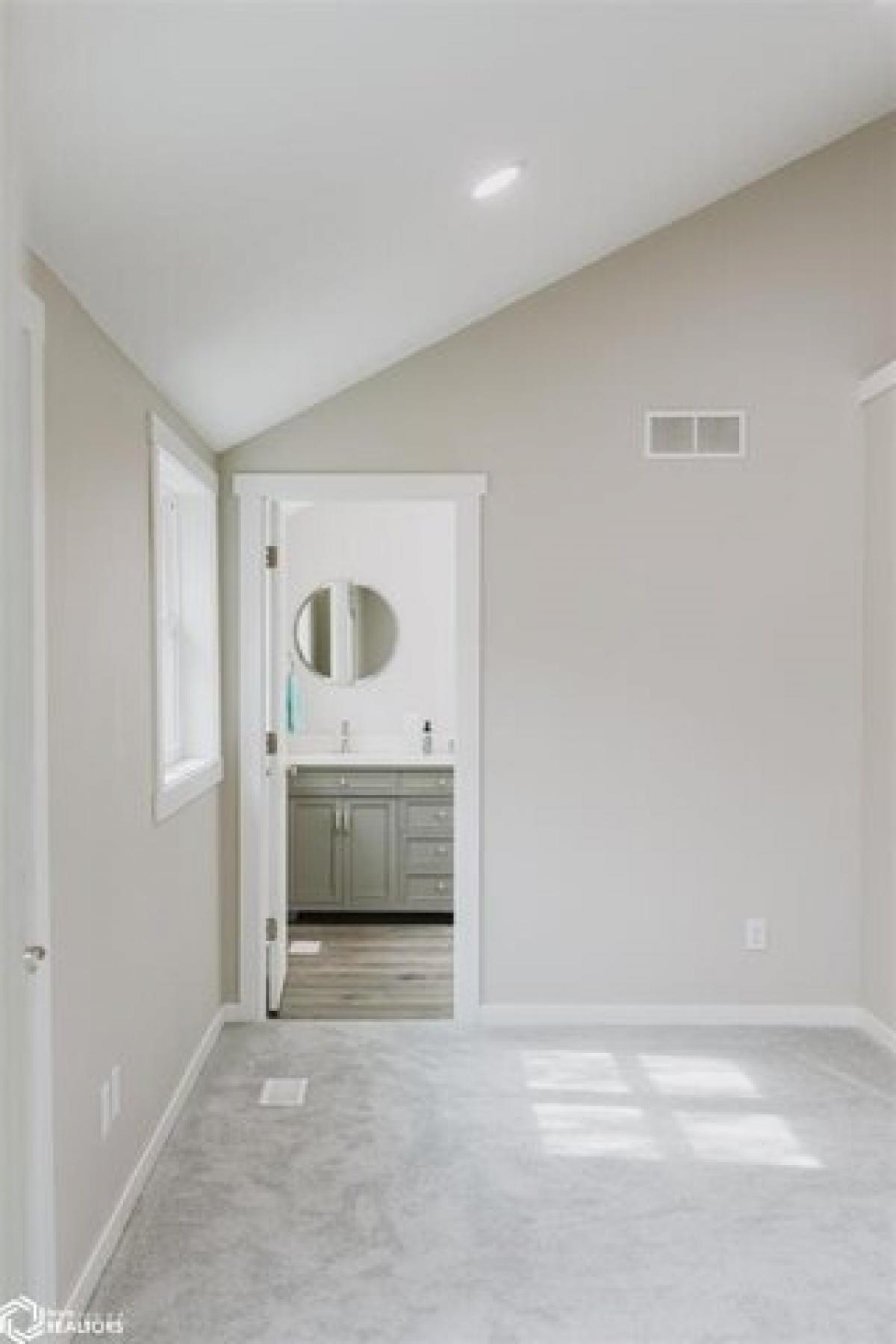 Picture of Home For Sale in Osceola, Iowa, United States