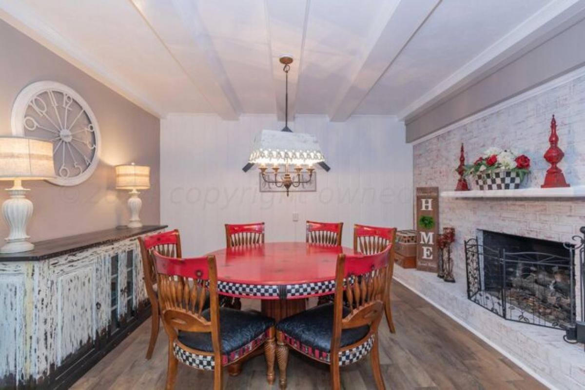 Picture of Home For Sale in Claude, Texas, United States