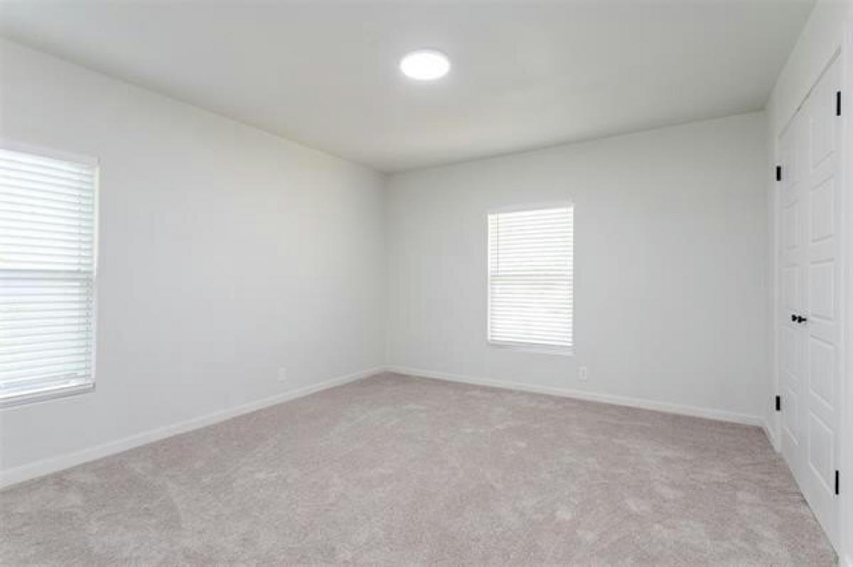 Picture of Home For Sale in Hurst, Texas, United States