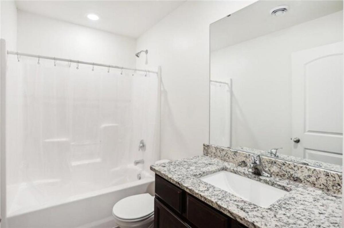 Picture of Home For Sale in Montrose, Minnesota, United States