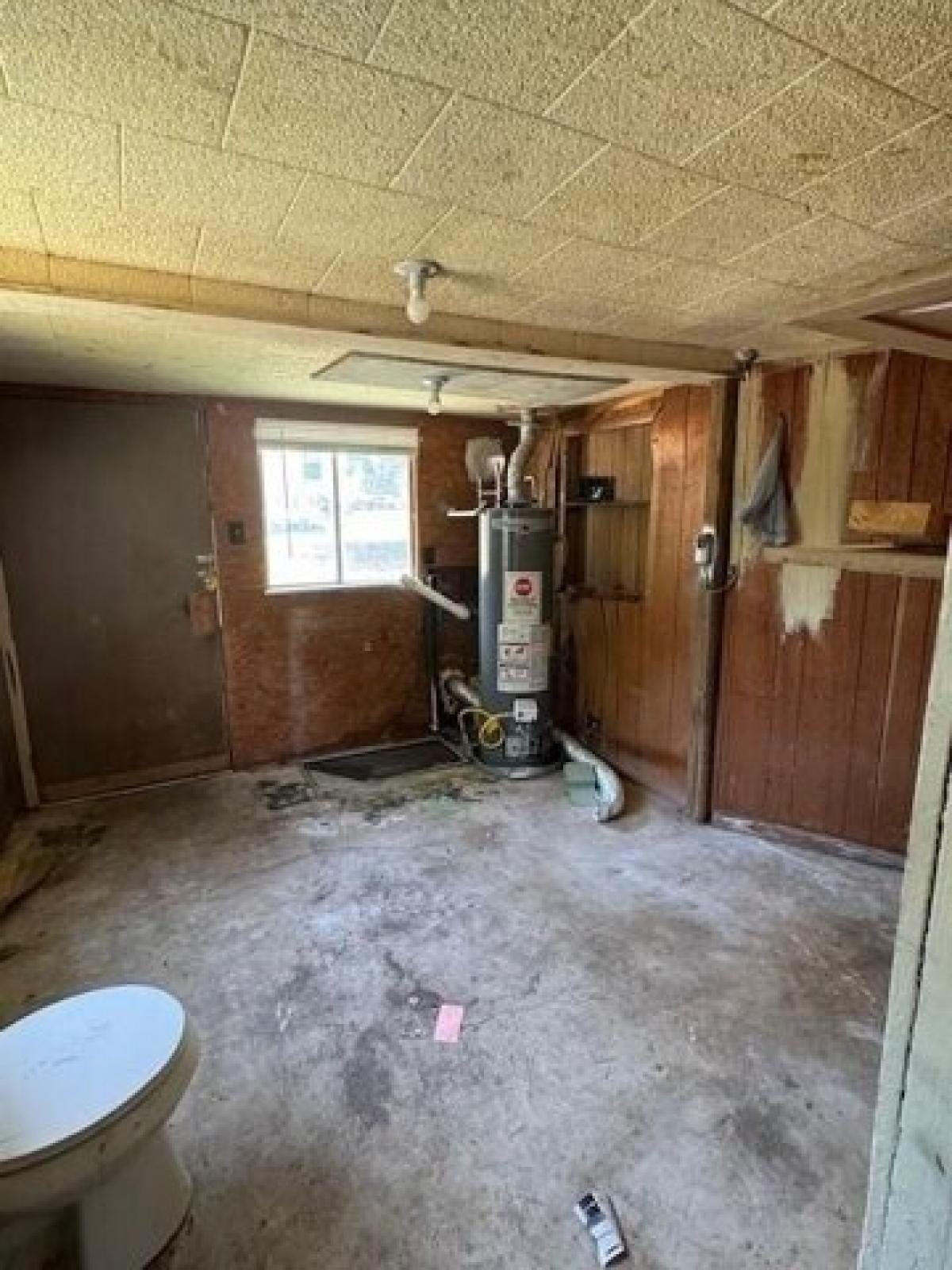 Picture of Home For Sale in West, Texas, United States