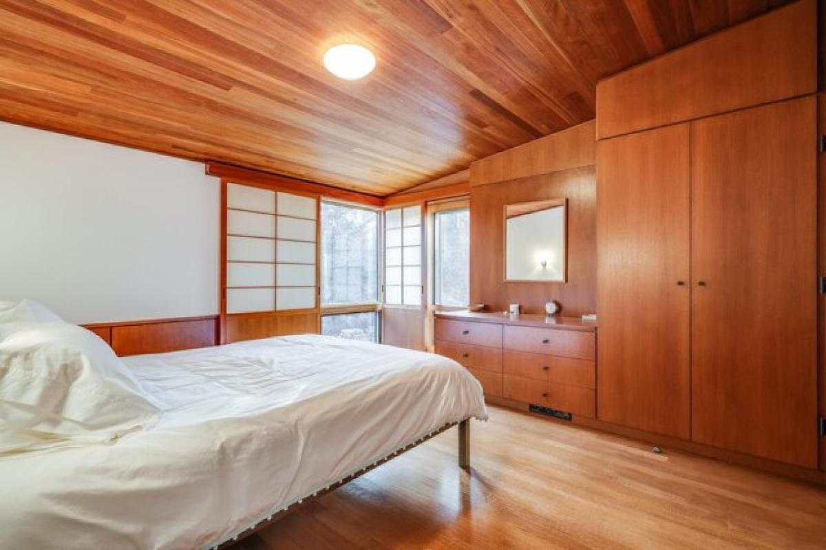 Picture of Home For Sale in Falmouth, Massachusetts, United States