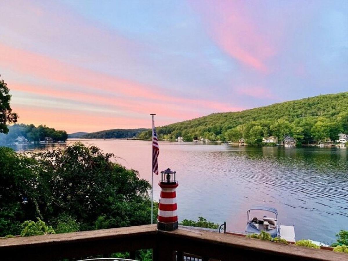 Picture of Home For Sale in Holland, Massachusetts, United States