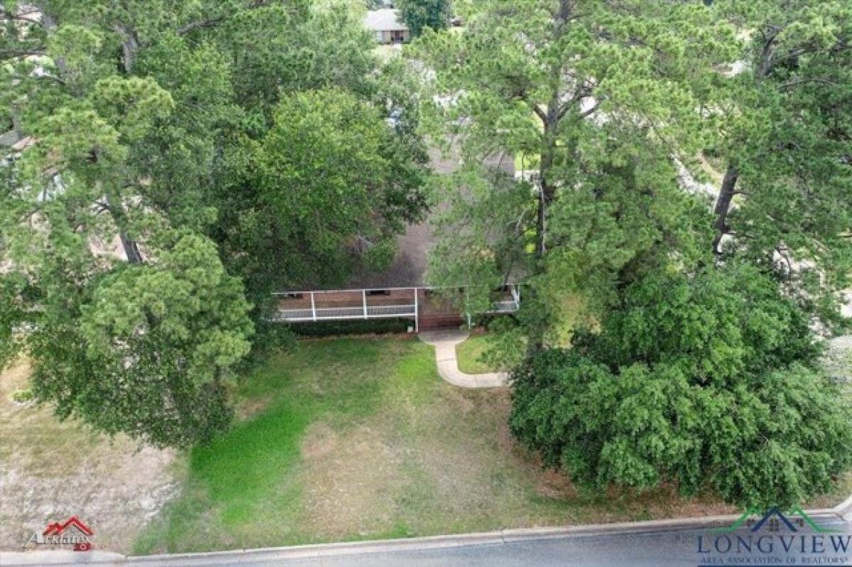 Picture of Home For Sale in Carthage, Texas, United States