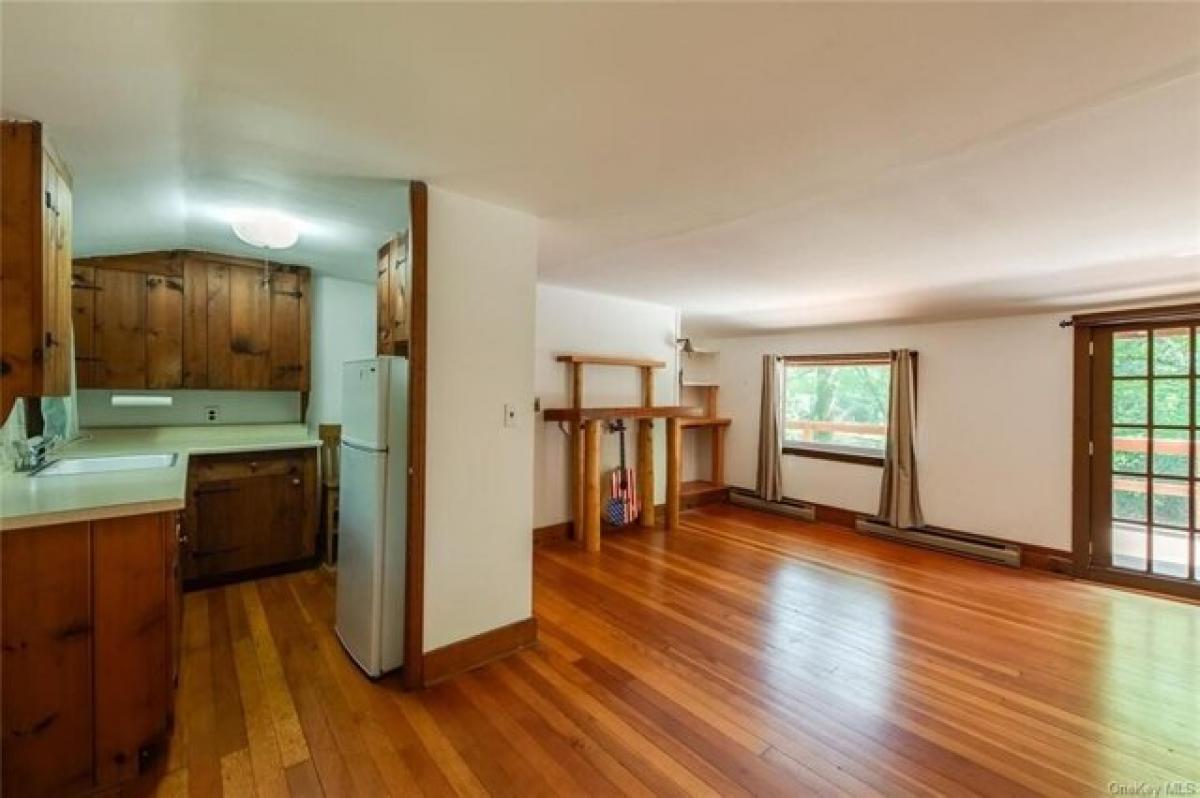 Picture of Home For Sale in Poughquag, New York, United States