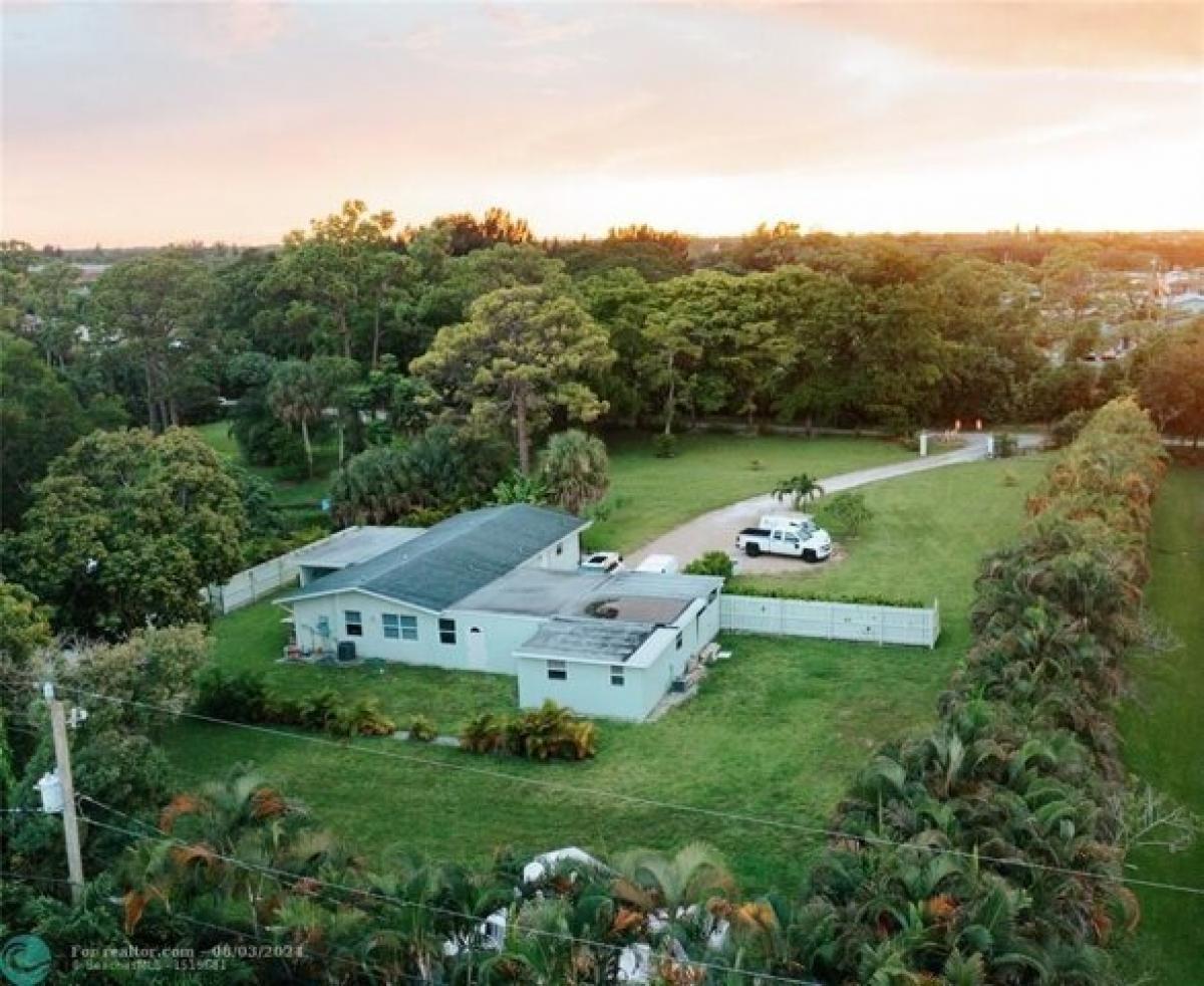 Picture of Home For Sale in Palm Springs, Florida, United States
