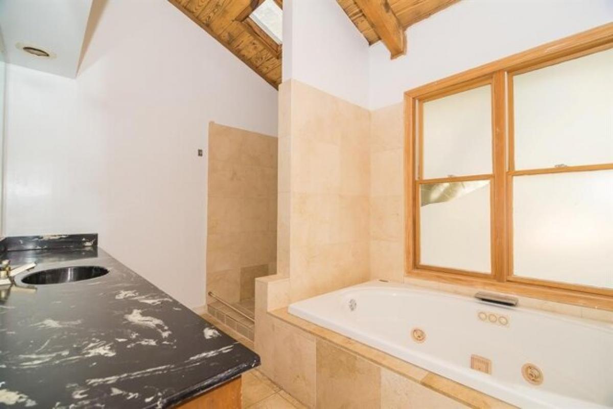 Picture of Home For Rent in West Lake Hills, Texas, United States