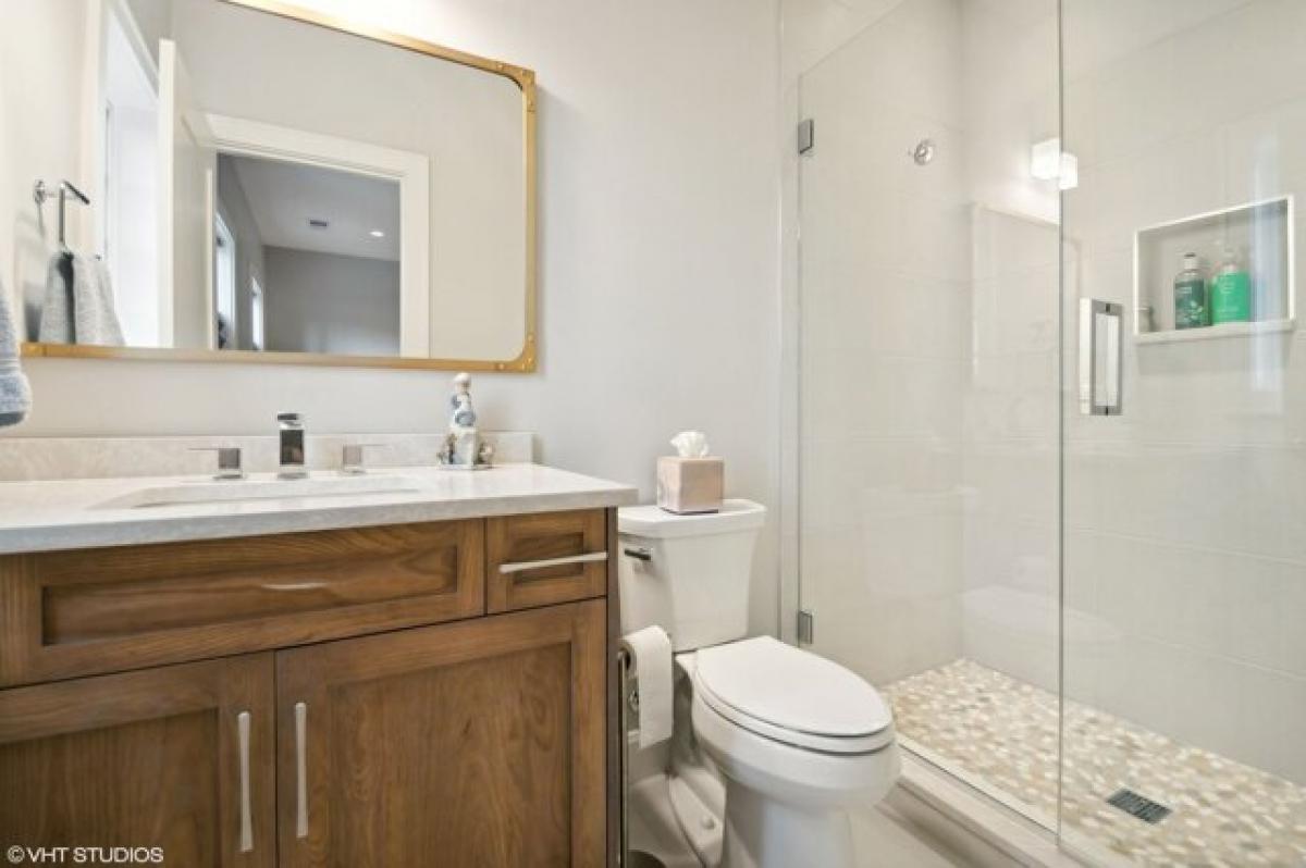 Picture of Home For Sale in Clarendon Hills, Illinois, United States