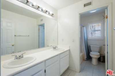 Home For Rent in Canyon Country, California