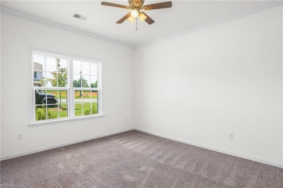 Picture of Home For Sale in Clemmons, North Carolina, United States