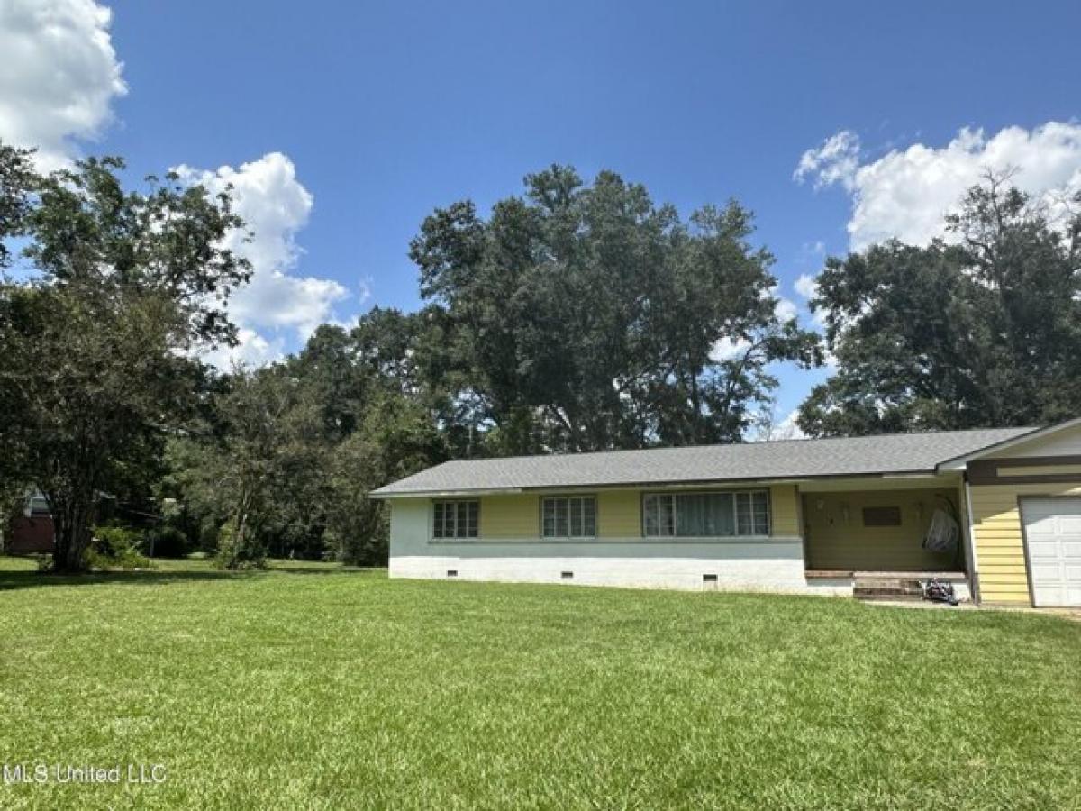 Picture of Home For Sale in Mount Olive, Mississippi, United States