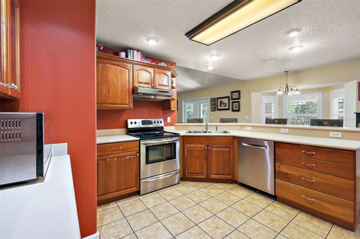 Picture of Home For Sale in Oxford, Florida, United States